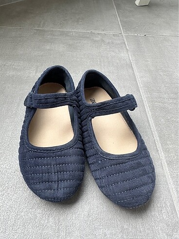 24 Beden lacivert Renk Zara 24 Numara