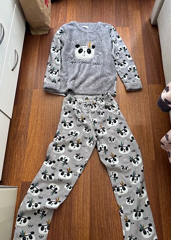 Gri Kadife Detaylı Pijama Takımı