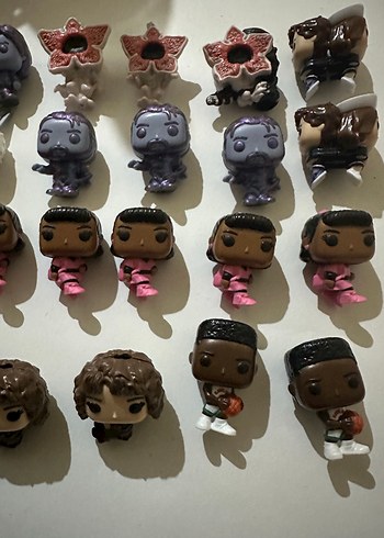 Kinder joy stranger things figür - Görsel 4