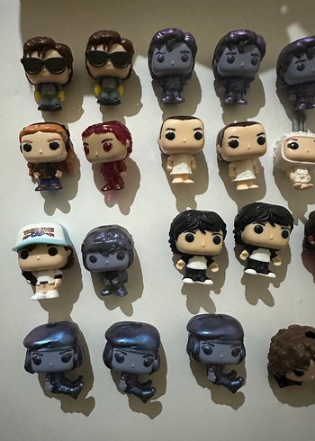 Kinder joy stranger things figür - Görsel 2