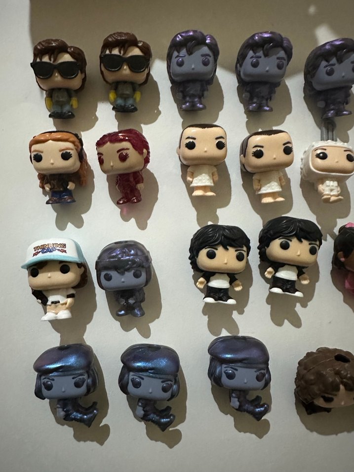 Kinder joy stranger things figür - Görsel 2