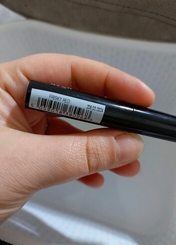 Avon Frisky red satensi ruj
