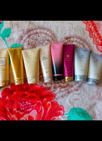Avon parfümlü vücut kremi