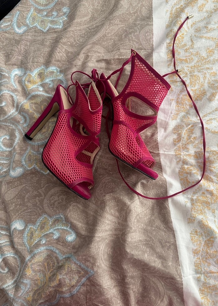 Bilekten bağlamalı topuklu ayakkabı - Görsel 2