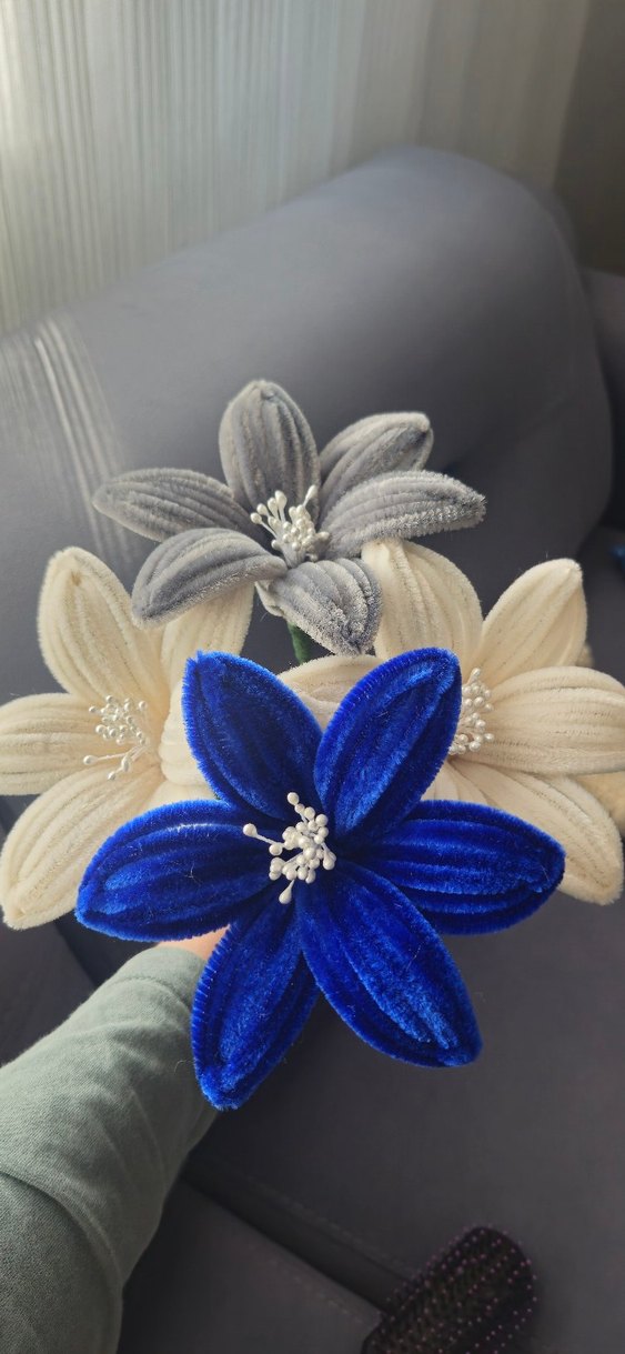 Koyu Mavi krem Kadife Çiçekli Dekoratif Buket - Görsel 2