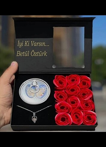 Diğer İstiridye içinde incili kolye