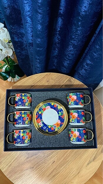 6 Kişilik Çiçekli Gold Kahve Fincan Takımı