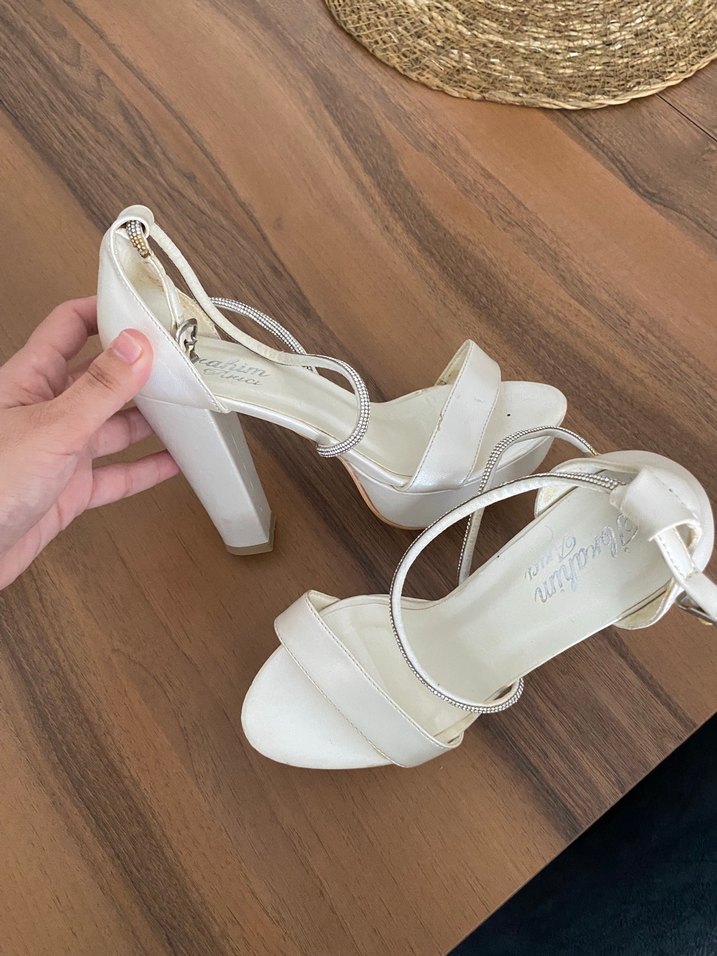 Beyaz Bağcıklı Stiletto Topuklu Kadın Ayakkabı - Görsel 2