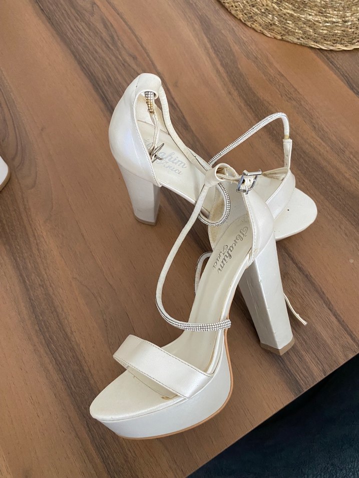 Beyaz Bağcıklı Stiletto Topuklu Kadın Ayakkabı - Görsel 3