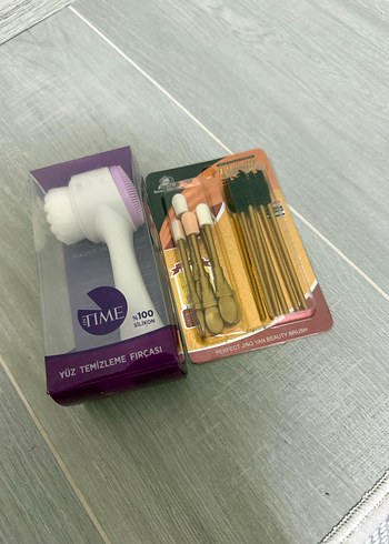 Camel Renkli Makyaj Fırçaları ve Temizleme Aparatı - Görsel 2