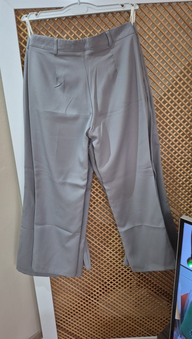 Gri Kadın Piliseli Kumaş Pantolon 36,38,40,42 bedenler mevcut - Görsel 3