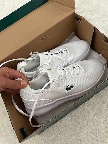 40 Beden Lacoste 40 numara hic kullanilmadi