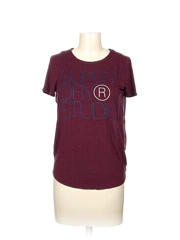 Superdry T-shirt %70 İndirimli.