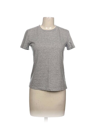Superdry T-shirt %70 İndirimli.