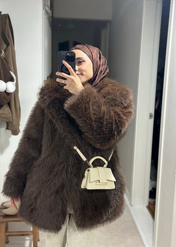 Kahverengi Kürk Detaylı Kadın Midi Boy Mont - Görsel 4