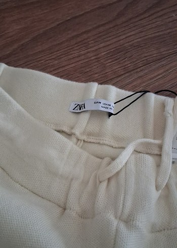 Zara Ekru Bagcikli Rahat Pantolon