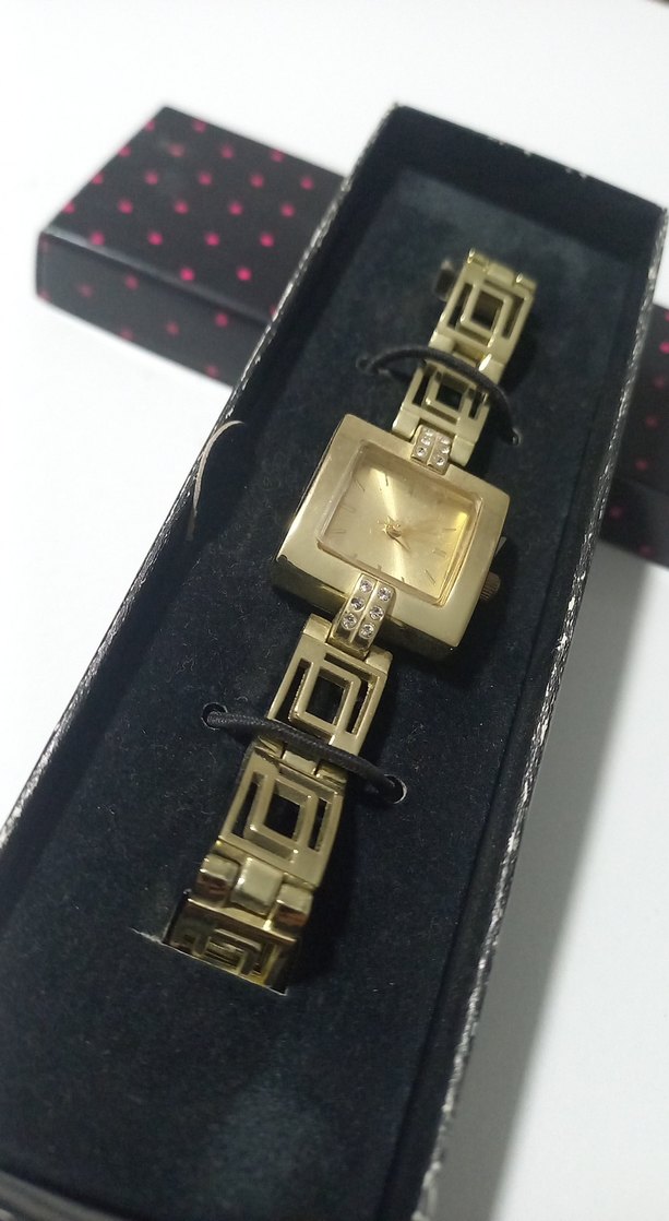 AVON Klasik Zarif Altın Renk Kadın Kol Saati - Görsel 3