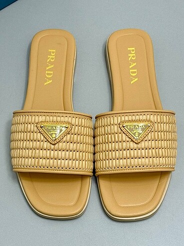 Prada terlik