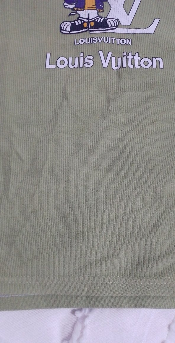 Louis Vuitton Baskılı Yeşil Tişört - Görsel 4