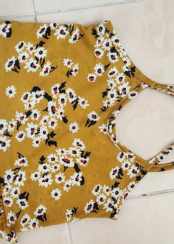 Sarı Çiçek Desenli Fırfırlı Crop Top - Görsel 2