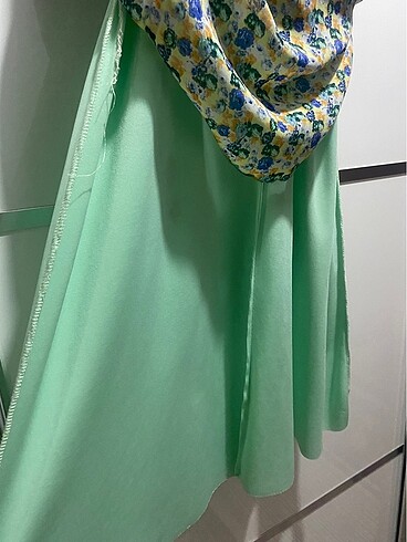 Yeşil çiçekli şifon elbise - Görsel 6