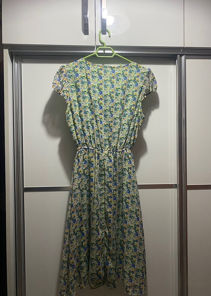 Yeşil çiçekli şifon elbise - Görsel 4