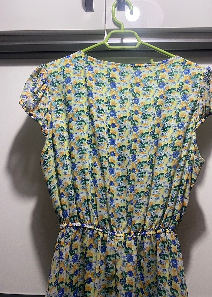 Yeşil çiçekli şifon elbise - Görsel 3