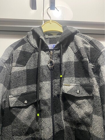 Kapşonlu fermuarlı oduncu gömleği - Görsel 2