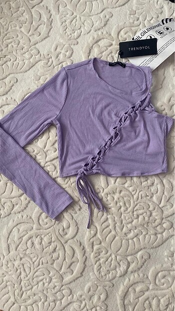 Lila crop
