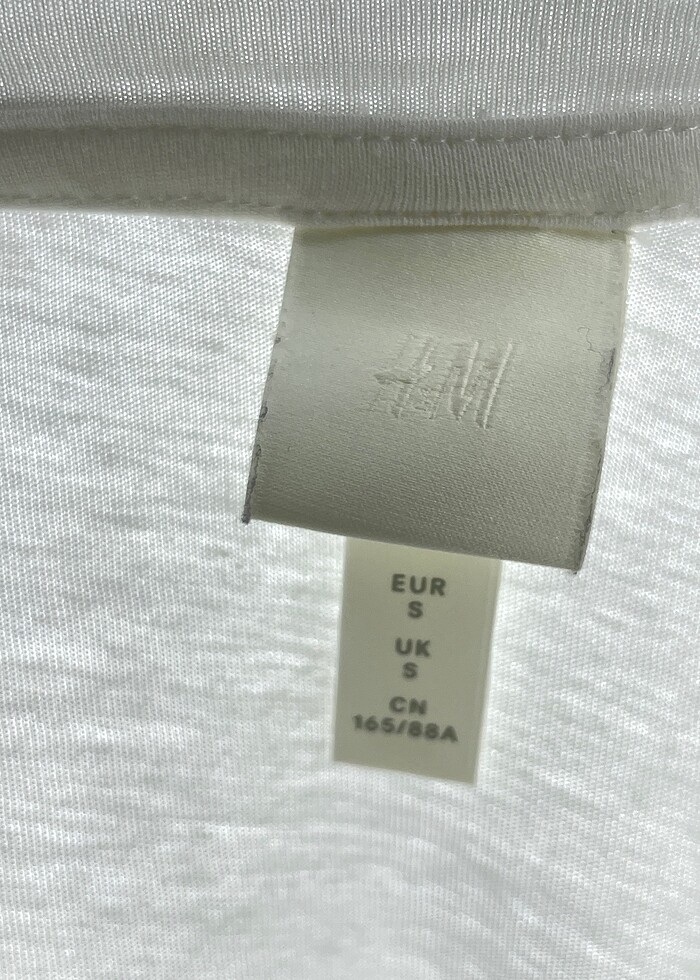 H&M T-shirt %70 İndirimli. - Görsel 4