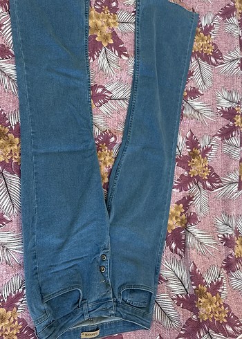 28 Beden mavi Renk Düğmeli Mavi Bol Kesim Kot Pantolon