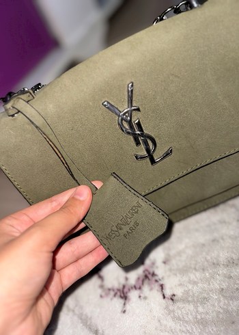 Yves Saint Laurent Yves Saint Laurent Zincir Detaylı Süet Kadın Çanta