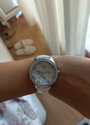  Beden Guess Saat