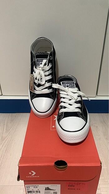 37 Beden siyah Renk Converse Kadın Ayakkabı