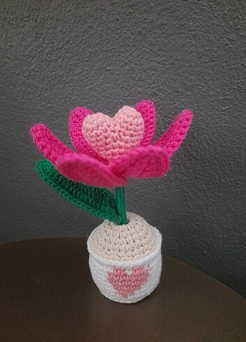  Beden Amigurumi kalpli mini lale saksı