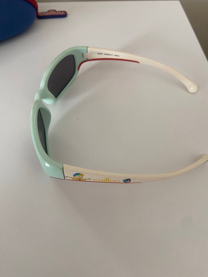 Caillou Çocuk Güneş Gözlüğü - Görsel 3