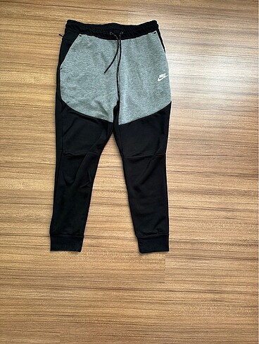 Nike tech fleece panda