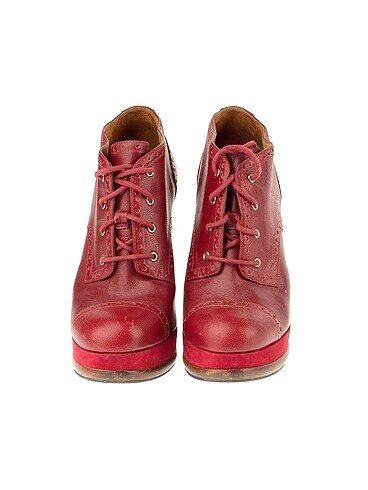 40 Beden Nine West Bot %70 İndirimli.
