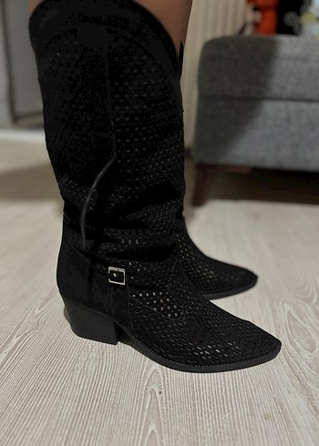 Diğer Siyah Süet Tokalı Dizüstü Topuklu Bot