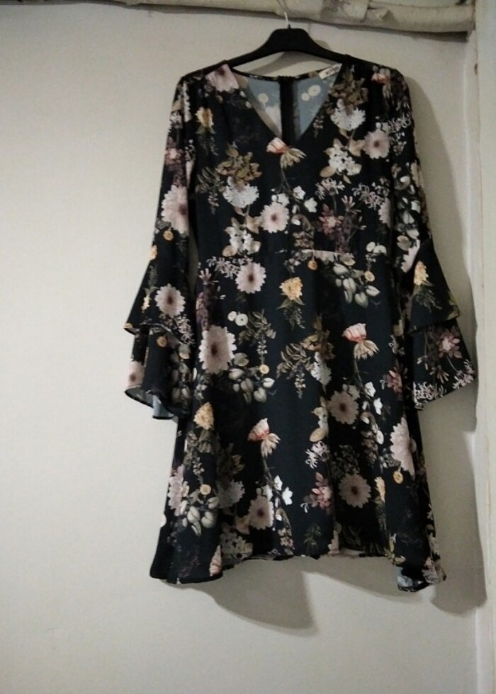 Şifon elbise kollar volanlı  - Görsel 2