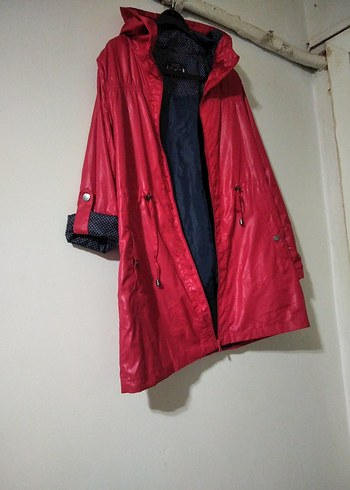 Kırmızı Fermuarlı Midi Yağmurluk - Görsel 2