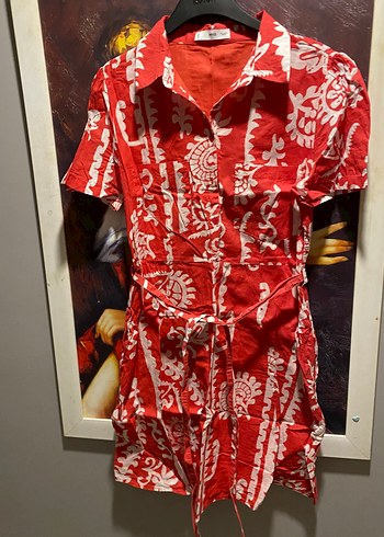 Mango Kısa Kollu Kırmızı Batik Desenli Mini Elbise