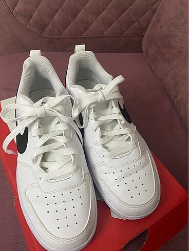 38,5 Beden beyaz Renk Nike orjinal ayakkabı