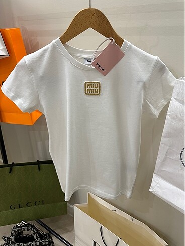 l Beden beyaz Renk İthal Miumiu Tshirt