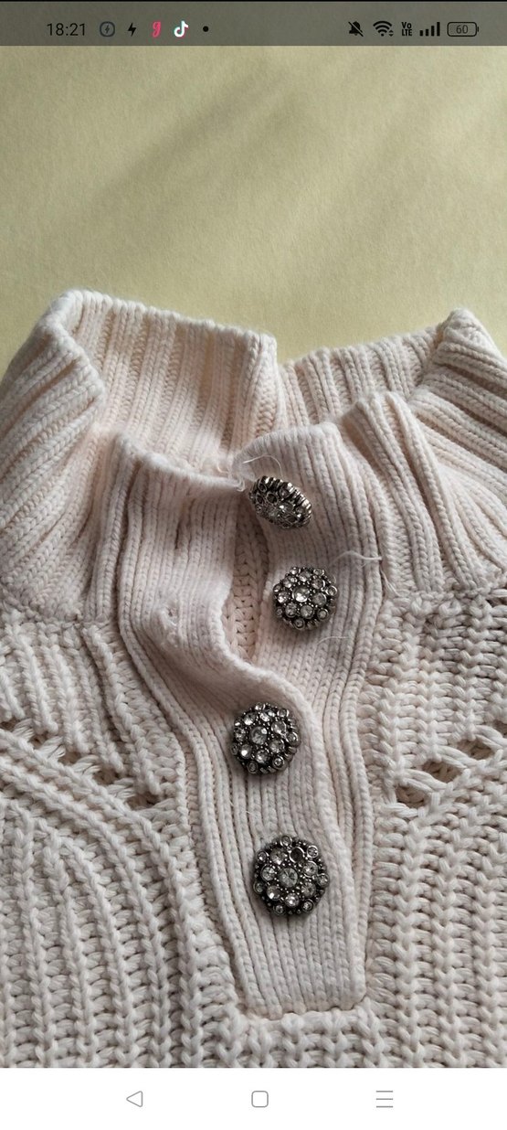 Düğmeli Bej Yarım Balıkçı Kadın Kazak - Görsel 3