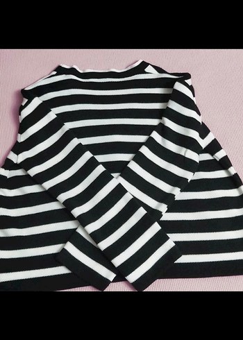 Siyah Beyaz Çizgili Düğmeli Kadın Hırka - Görsel 2