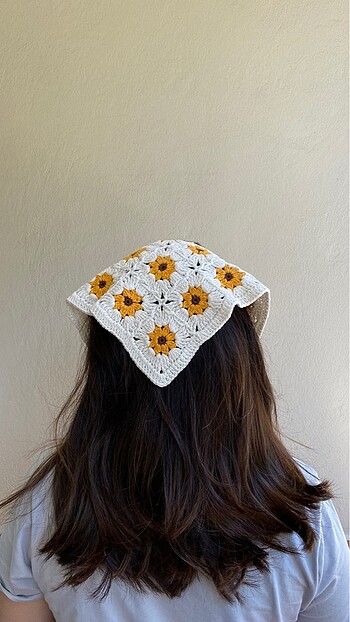 Tasarımcı Ayçiçek Motif Örgü Bandana
