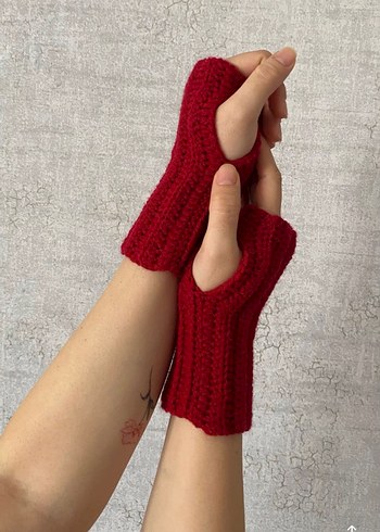 Kırmızı Örgü Parmaksız Kadın Eldiveni - Görsel 2