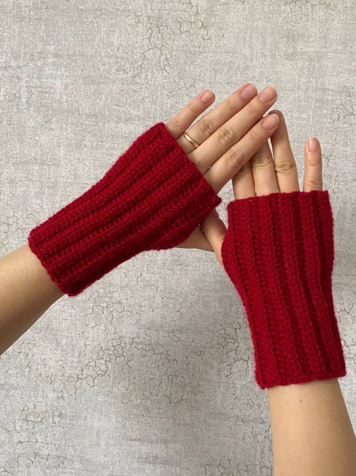 Kırmızı Örgü Parmaksız Kadın Eldiveni - Görsel 4