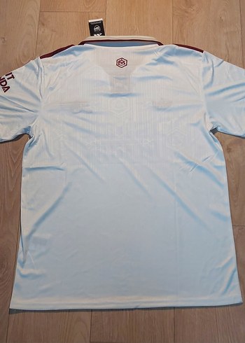 Arsenal 25/26 Alternatif Forma - Görsel 4